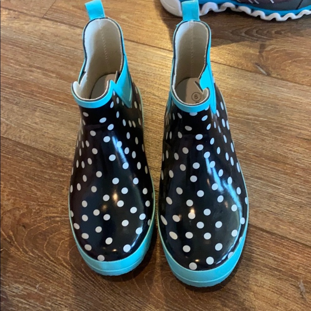 Garden line Polka Dots